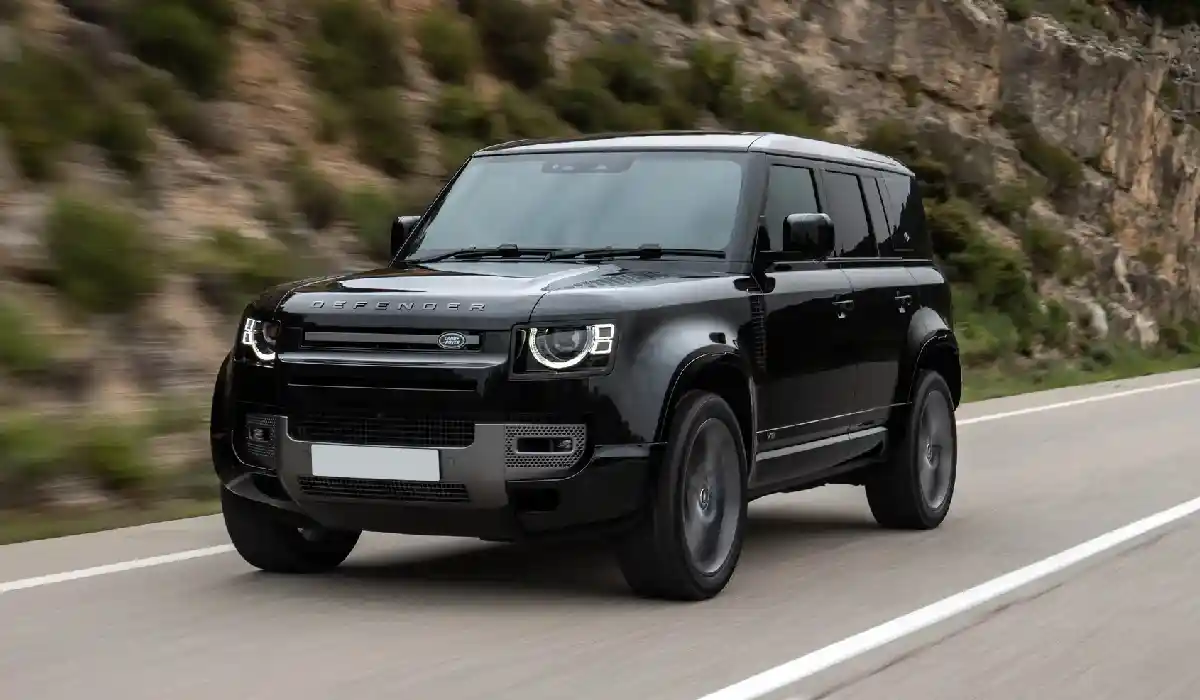 Land Rover - Defender 110 V8 P525 - Luxury Car Rentals - Preowned Luxury Car - Exclusive Concierge Club.webp